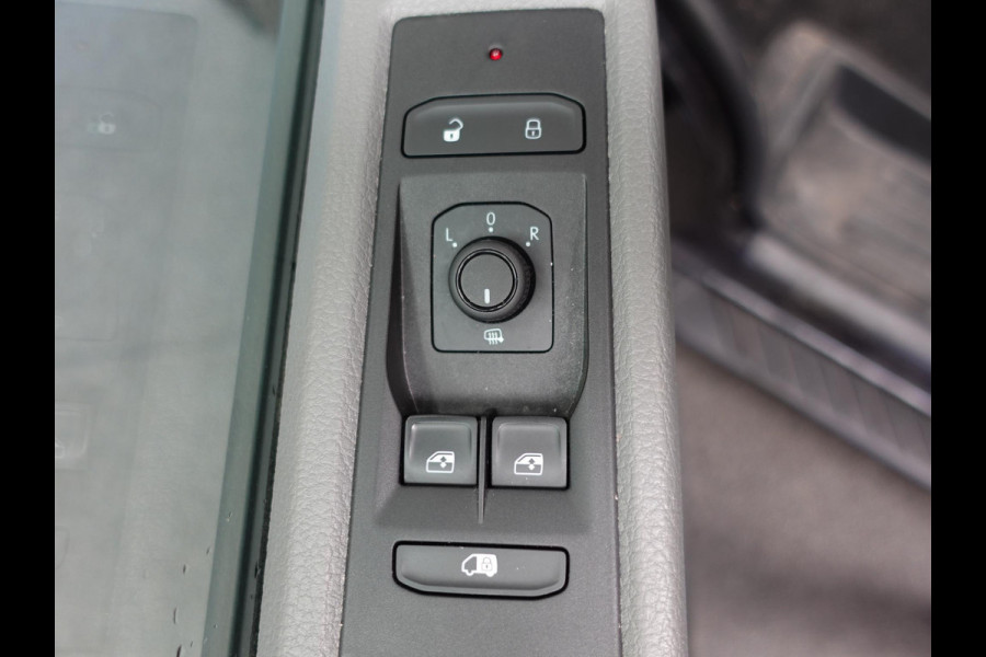 Volkswagen Transporter 2.0 TDI L2H1 28 Dubbele Cabine Highline Automaat Cruise Control  Airco  Navigatie  PDC  Camera