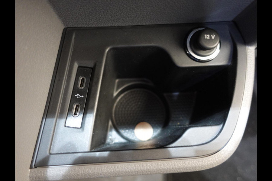 Volkswagen Transporter 2.0 TDI L2H1 28 Dubbele Cabine Highline Automaat Cruise Control  Airco  Navigatie  PDC  Camera