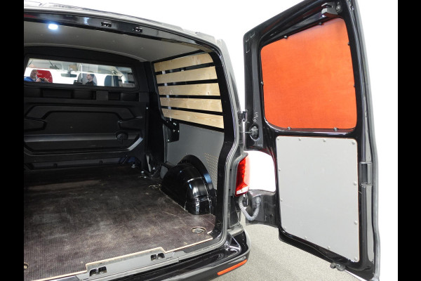 Volkswagen Transporter 2.0 TDI L2H1 28 Dubbele Cabine Highline Automaat Cruise Control  Airco  Navigatie  PDC  Camera
