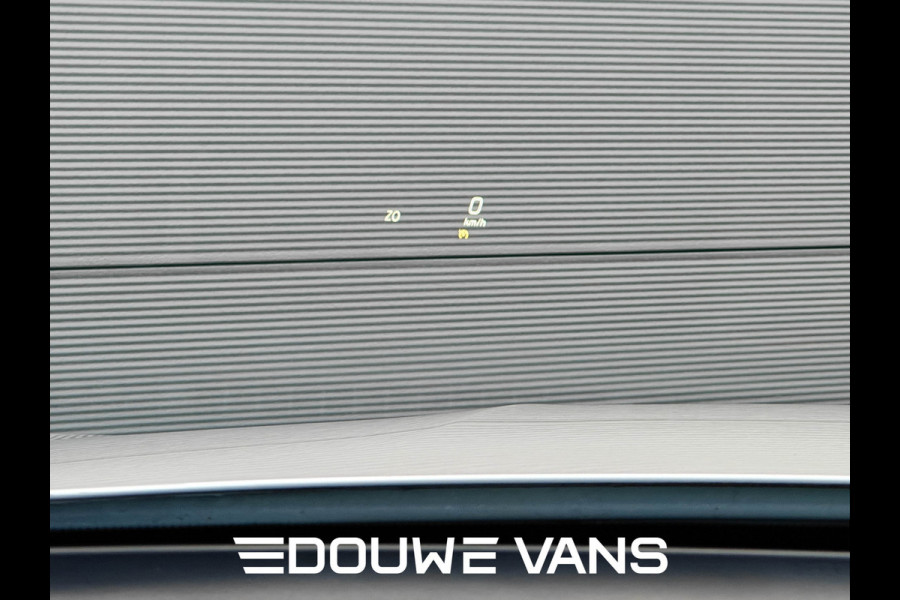 Mercedes-Benz GLC 300e 4MAtic Panorama Sportpakket AMG LinePlus DAB Head-up