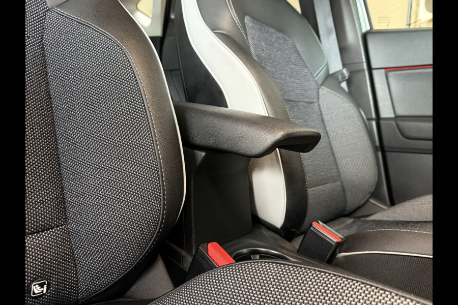 Renault Captur 1.3 TCe 155 Edition One | Groot Navi | Camara | ACC | Blindspot | 17" | PDC V+A | Dealer onderhouden!