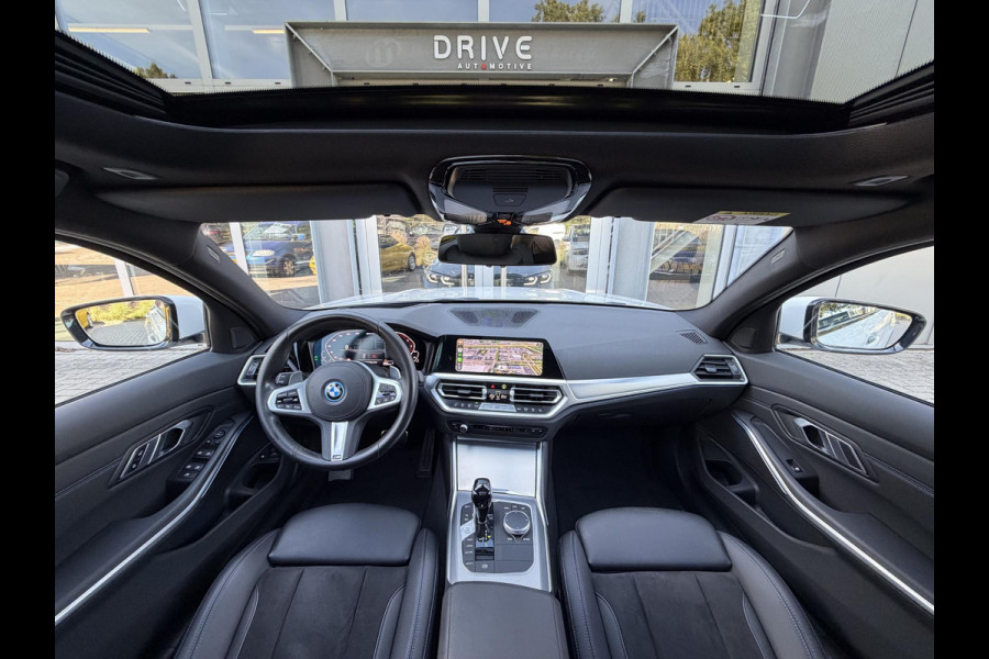BMW 3 Serie Touring 330e xDrive High Ex. M-Sport|SOH90%|Pano|Laser|Driving Ass Prof|HUD|HiFi||Trekhaak