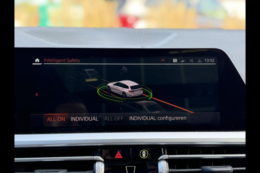 BMW 3 Serie Touring 330e xDrive High Ex. M-Sport|SOH90%|Pano|Laser|Driving Ass Prof|HUD|HiFi||Trekhaak