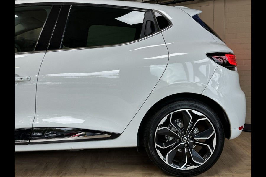 Renault Clio 0.9 TCe 90pk Intens | Navi | Camera | 17" | PDC | Led | Stoelverwarming | Keurig netjes onderhouden!
