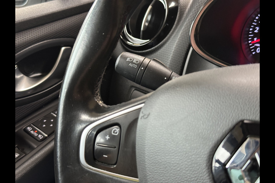 Renault Clio 0.9 TCe 90pk Intens | Navi | Camera | 17" | PDC | Led | Stoelverwarming | Keurig netjes onderhouden!
