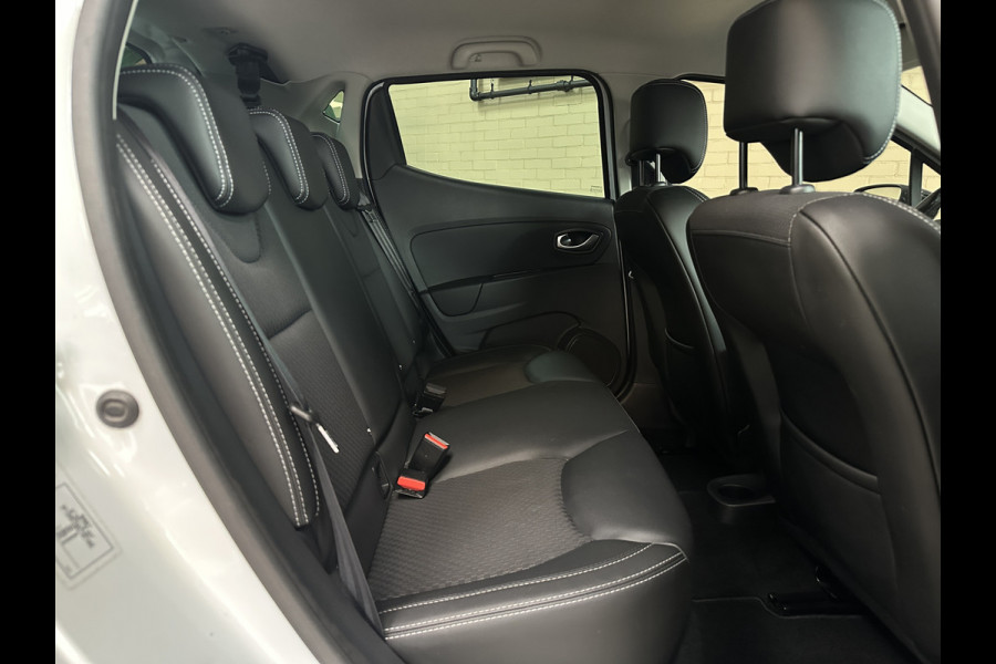 Renault Clio 0.9 TCe 90pk Intens | Navi | Camera | 17" | PDC | Led | Stoelverwarming | Keurig netjes onderhouden!