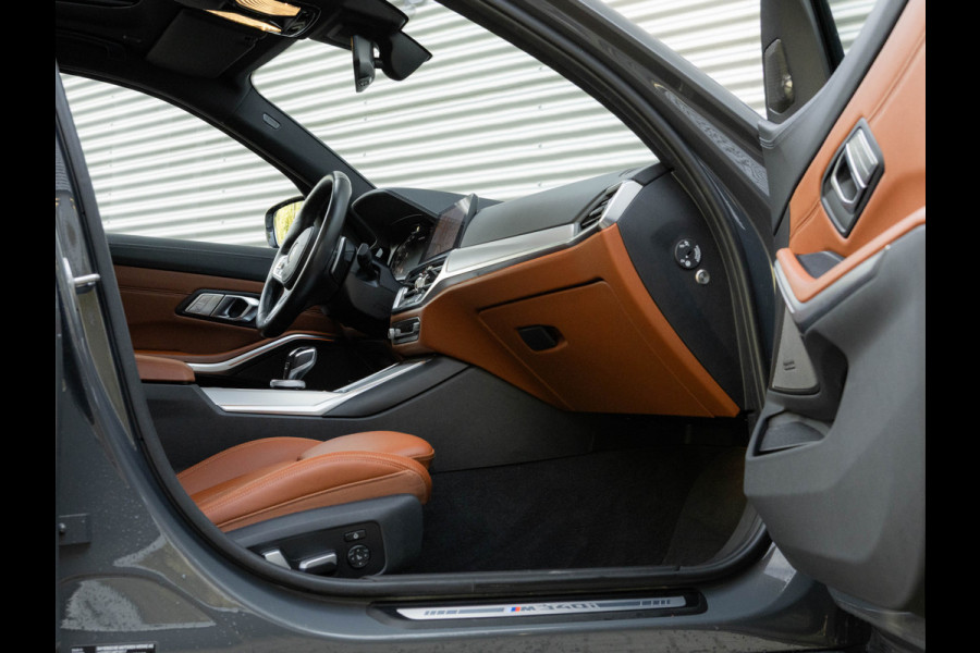 BMW 3 Serie Touring M340i xDrive - Pano - Trekhaak - Individual Leder - Harman Kardon - Laserlight