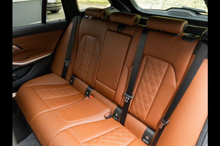 BMW 3 Serie Touring M340i xDrive - Pano - Trekhaak - Individual Leder - Harman Kardon - Laserlight
