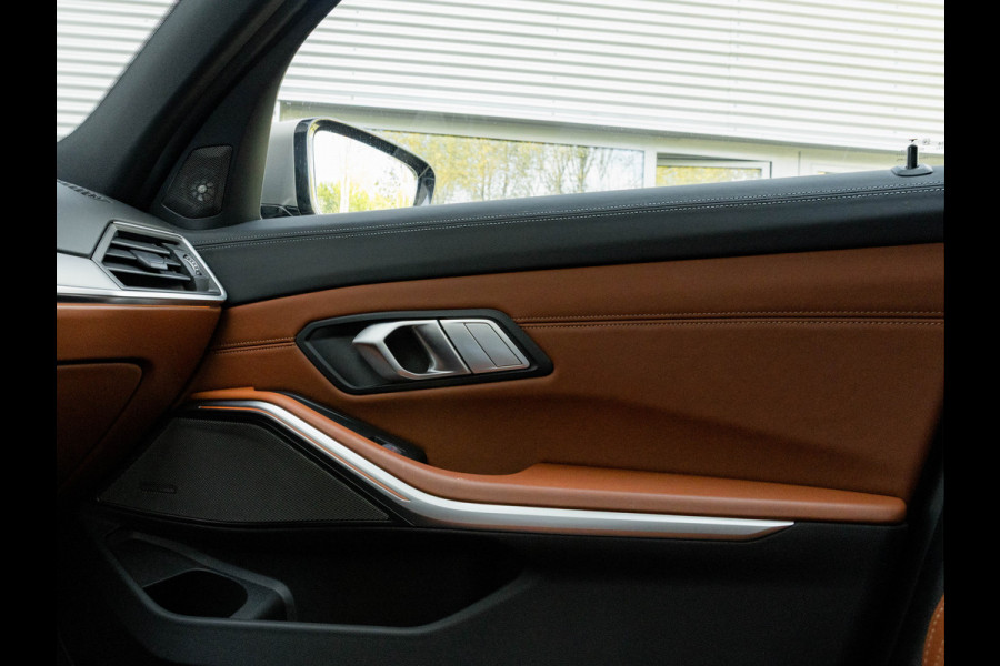 BMW 3 Serie Touring M340i xDrive - Pano - Trekhaak - Individual Leder - Harman Kardon - Laserlight
