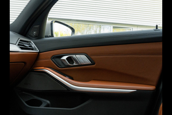 BMW 3 Serie Touring M340i xDrive - Pano - Trekhaak - Individual Leder - Harman Kardon - Laserlight