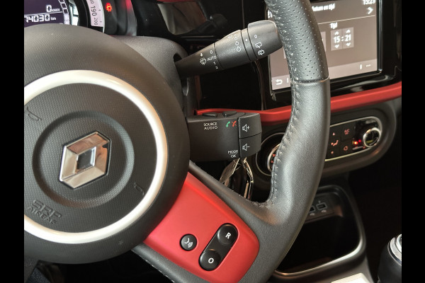 Renault Twingo 0.9 TCe 92pk | Le coq Sportif | Navi R-Link | Clima | 16" | Camera | Led | Carplay | 100 % Dealer onderhouden!