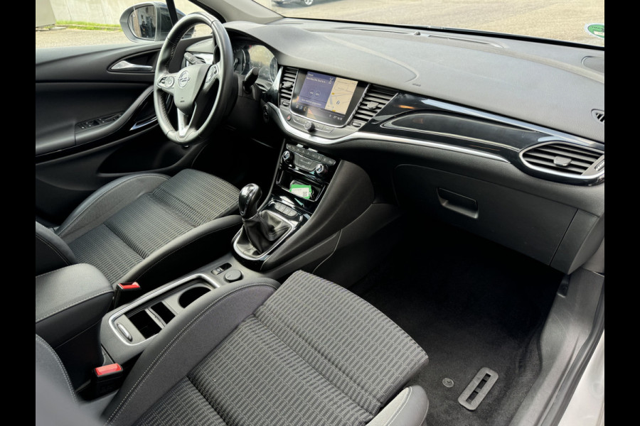 Opel Astra Sports Tourer 1.2 Blitz Elegance Schuif kanteldak Staat in Hardenberg
