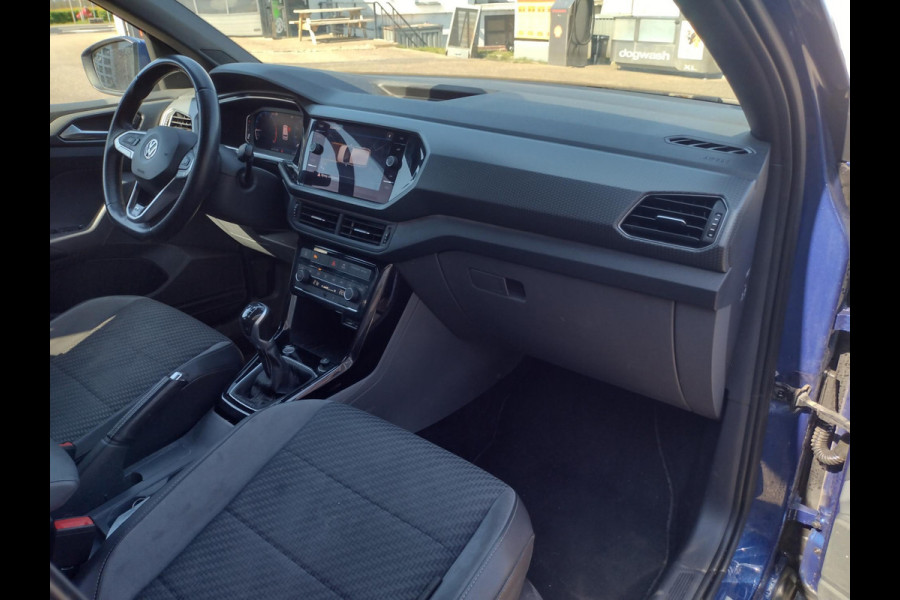 Volkswagen T-Cross 1.0 TSI Style Furtial Cockpit Staat in Hardenberg Volkswagen T-Cross 1.0 TSI Style Furtial Cockpit Staat in Hardenberg