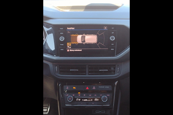 Volkswagen T-Cross 1.0 TSI Style Furtial Cockpit Staat in Hardenberg Volkswagen T-Cross 1.0 TSI Style Furtial Cockpit Staat in Hardenberg