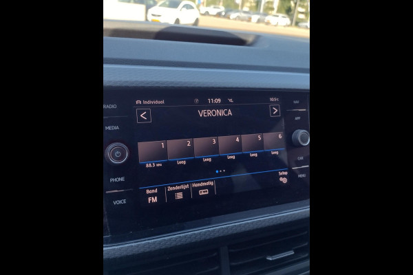 Volkswagen T-Cross 1.0 TSI Style Furtial Cockpit Staat in Hardenberg Volkswagen T-Cross 1.0 TSI Style Furtial Cockpit Staat in Hardenberg