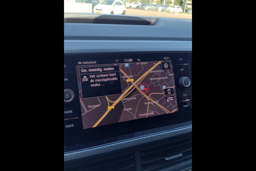 Volkswagen T-Cross 1.0 TSI Style Furtial Cockpit Staat in Hardenberg Volkswagen T-Cross 1.0 TSI Style Furtial Cockpit Staat in Hardenberg