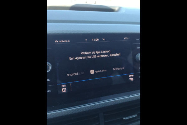 Volkswagen T-Cross 1.0 TSI Style Furtial Cockpit Staat in Hardenberg Volkswagen T-Cross 1.0 TSI Style Furtial Cockpit Staat in Hardenberg