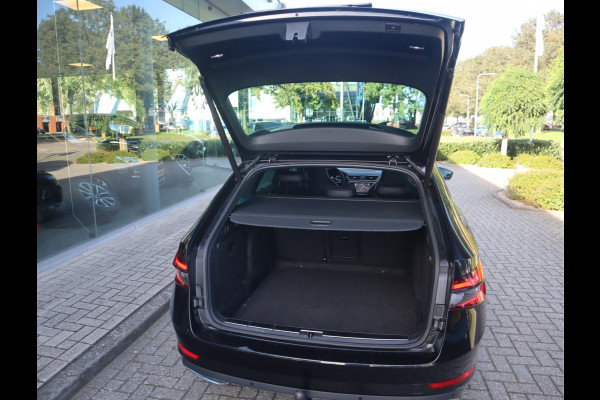 Škoda Superb Combi 1.5 TSI ACT Sportline / Panoramadak