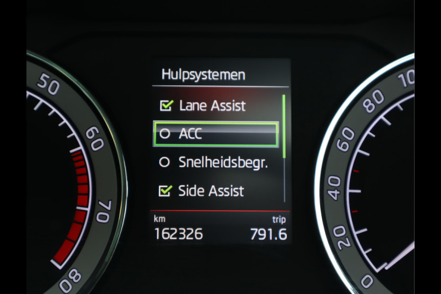 Škoda Superb Combi 1.5 TSI ACT Sportline / Panoramadak