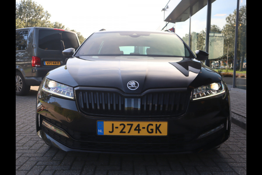 Škoda Superb Combi 1.5 TSI ACT Sportline / Panoramadak