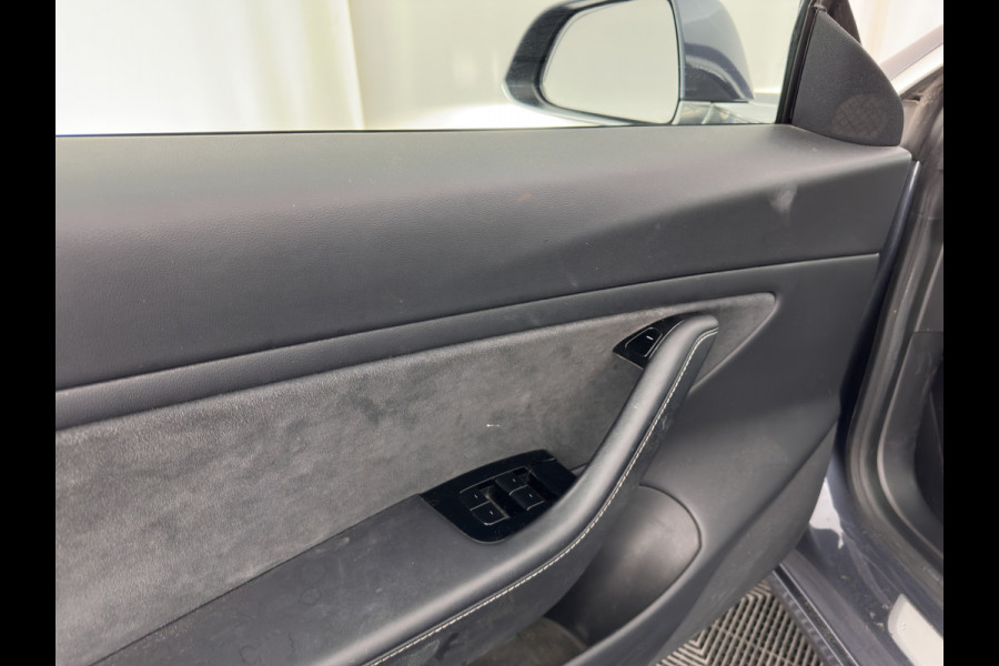Tesla Model 3 Long Range AWD 75 kWh [ 3-Fase ] {SOH-89%} (INCL-BTW) Aut. *PANO | AUTO-PILOT | LUXURY-LEATHER | KEYLESS | FULL-LED | MEMORY-PACK | SURROUND-VIEW | DAB | CARPLAY | DIGI-COCKPIT | LANE-ASSIST | COMFORT-SEATS | TOWBAR | 18"ALU*