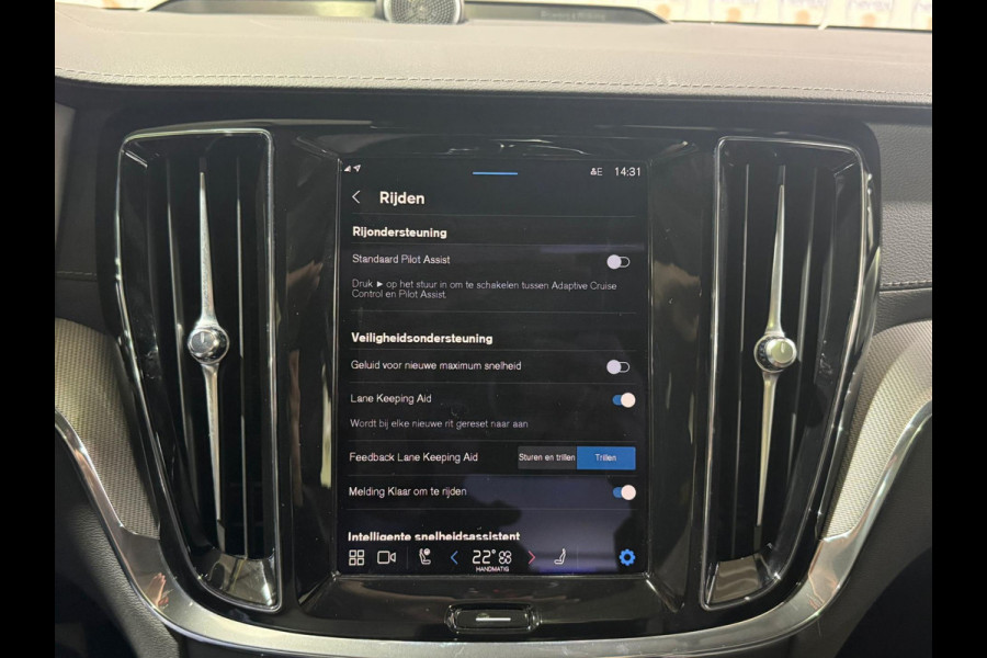 Volvo S60 2.0 Recharge T8 AWD Ultimate Dark/Bowers&Wilkins/Pano/Pilot Asist