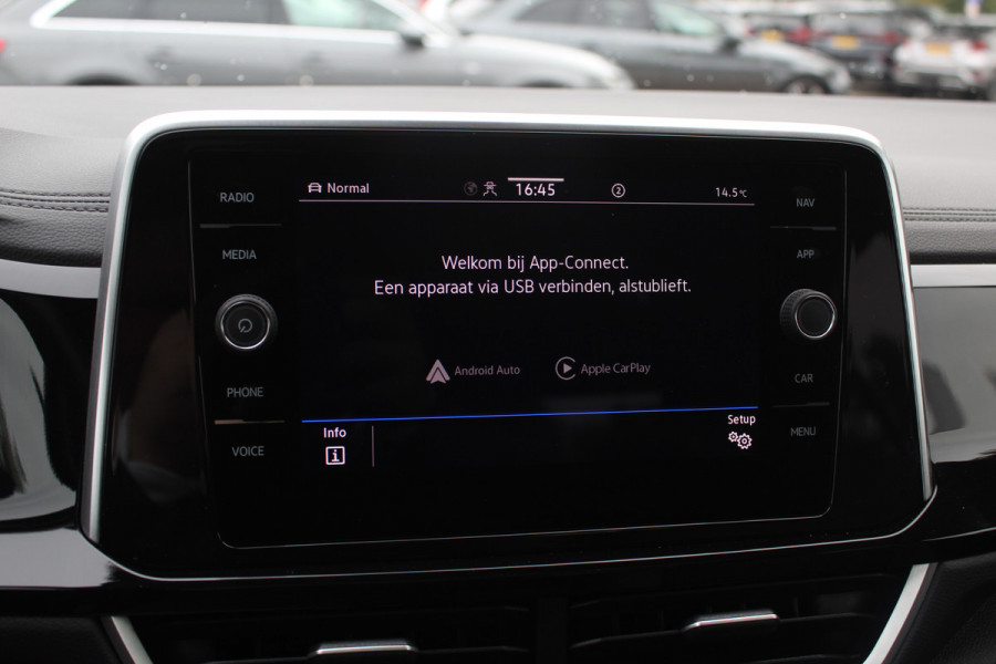 Volkswagen T-Roc 1.5 TSI R-Line Business / Panoramadak / Camera / Navigatie / Blackpack / 19'' / DAB / Stoelverwarming / ACC