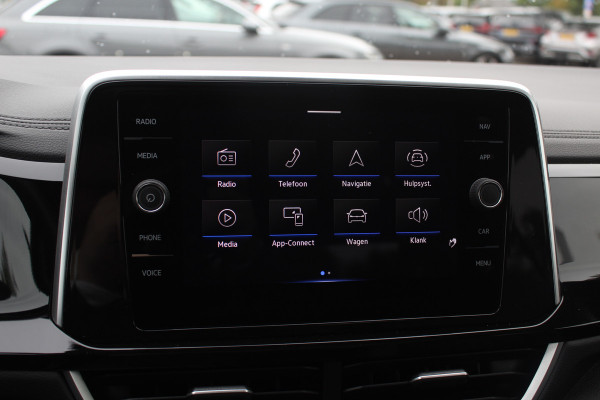 Volkswagen T-Roc 1.5 TSI R-Line Business / Panoramadak / Camera / Navigatie / Blackpack / 19'' / DAB / Stoelverwarming / ACC