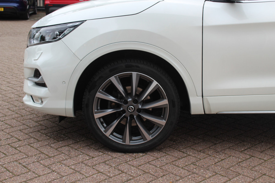 Nissan QASHQAI 1.3 DIG-T Tekna / Full option! / Panoramadak / 360Camera / Leder / Apple CarPlay / 19'' / Bose / Navigatie / Stoelverwarming / Keyless