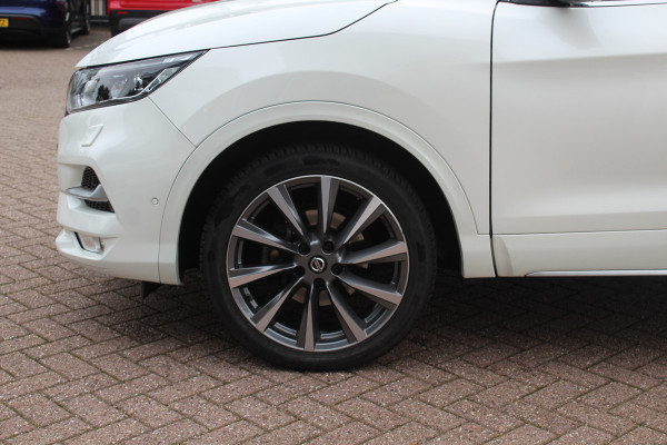Nissan QASHQAI 1.3 DIG-T Tekna / Full option! / Panoramadak / 360Camera / Leder / Apple CarPlay / 19'' / Bose / Navigatie / Stoelverwarming / Keyless