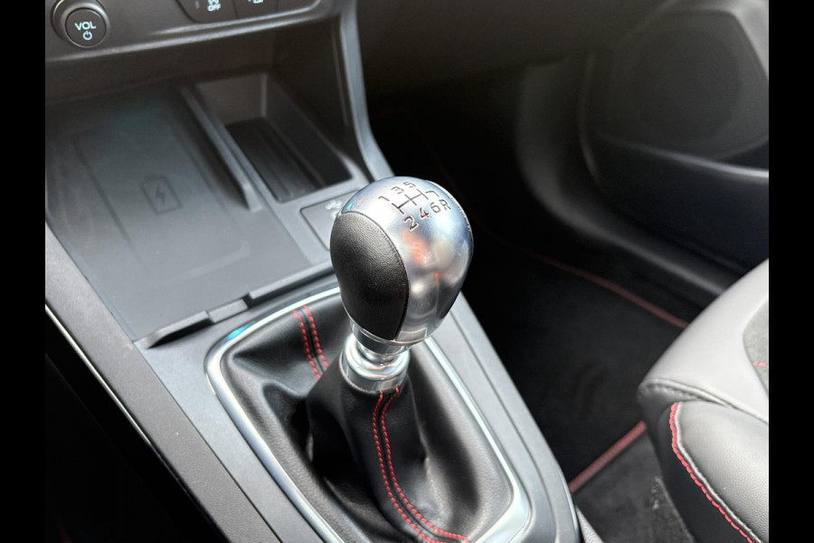 Ford Puma 1.0 EcoBoost Hybrid ST-Line X 125pk | Driver Assistance Pack | Afneembare Trekhaak | Winterpack | All Weather Banden | Verlengde Fabrieksgarantie tot 01-2029 Ford Puma 1.0 EcoBoost Hybrid ST-Line X 125pk | Driver Assistance Pack | Afneembare Trekhaak | Winterpack | All Weather Banden | Verlengde Fabrieksgarantie tot 01-2029