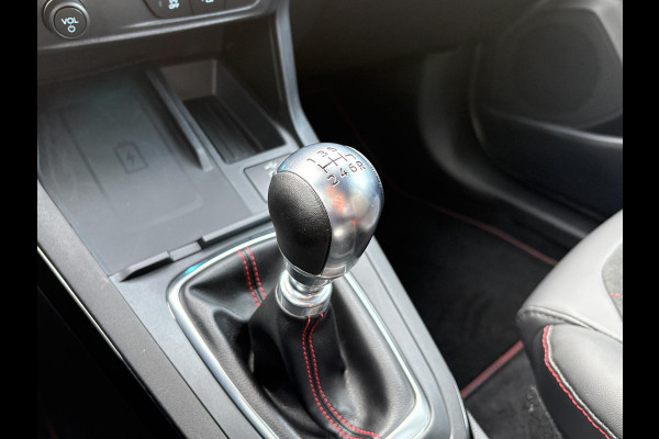 Ford Puma 1.0 EcoBoost Hybrid ST-Line X 125pk | Driver Assistance Pack | Afneembare Trekhaak | Winterpack | All Weather Banden | Verlengde Fabrieksgarantie tot 01-2029 Ford Puma 1.0 EcoBoost Hybrid ST-Line X 125pk | Driver Assistance Pack | Afneembare Trekhaak | Winterpack | All Weather Banden | Verlengde Fabrieksgarantie tot 01-2029