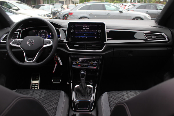 Volkswagen T-Roc 1.5 TSI R-Line Business / Panoramadak / Camera / Navigatie / Blackpack / 19'' / DAB / Stoelverwarming / ACC