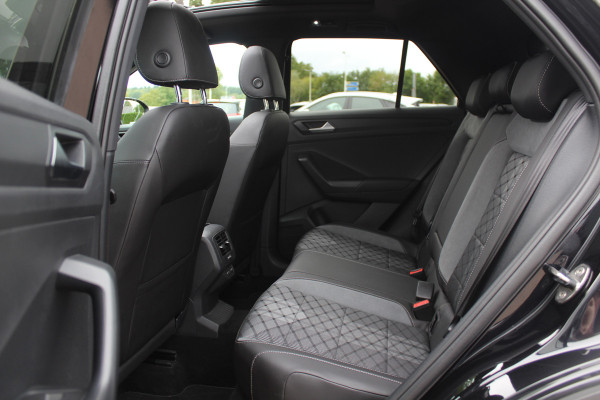 Volkswagen T-Roc 1.5 TSI R-Line Business / Panoramadak / Camera / Navigatie / Blackpack / 19'' / DAB / Stoelverwarming / ACC