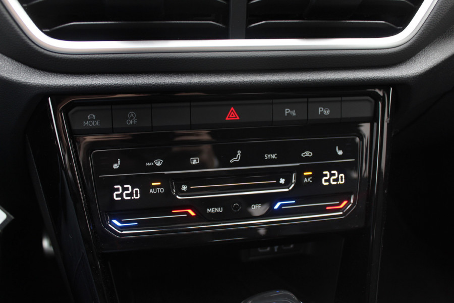 Volkswagen T-Roc 1.5 TSI R-Line Business / Panoramadak / Camera / Navigatie / Blackpack / 19'' / DAB / Stoelverwarming / ACC