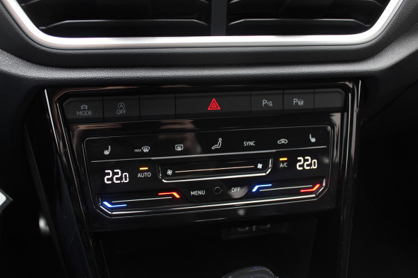 Volkswagen T-Roc 1.5 TSI R-Line Business / Panoramadak / Camera / Navigatie / Blackpack / 19'' / DAB / Stoelverwarming / ACC
