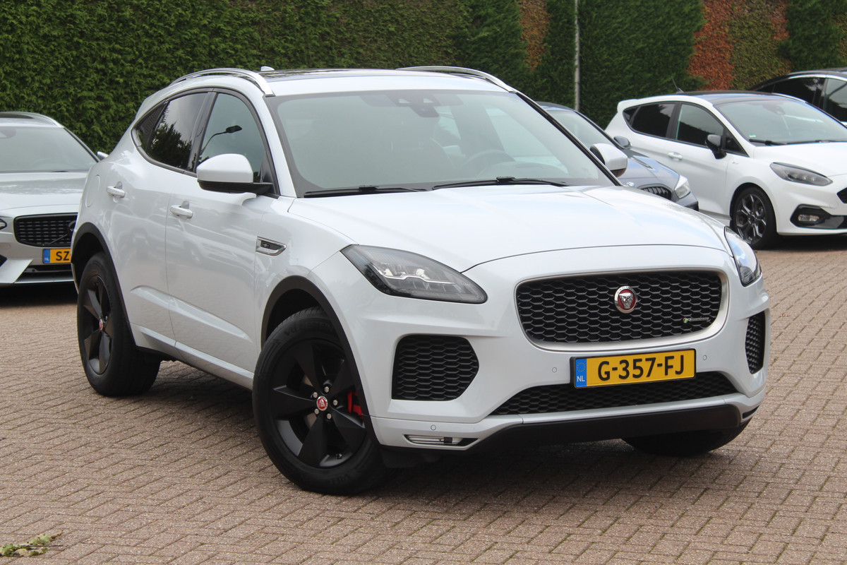 Jaguar E-Pace 2.0 P250 AWD SE / Panoramadak / Camera / Head-up / Leder / 19'' / Meridian / Memory seats / Navigatie / Dodehoek / Stoelverwarming / ACC Jaguar E-Pace 2.0 P250 AWD SE / Panoramadak / Camera / Head-up / Leder / 19'' / Meridian / Memory seats / Navigatie / Dodehoek / Stoelverwarming / ACC