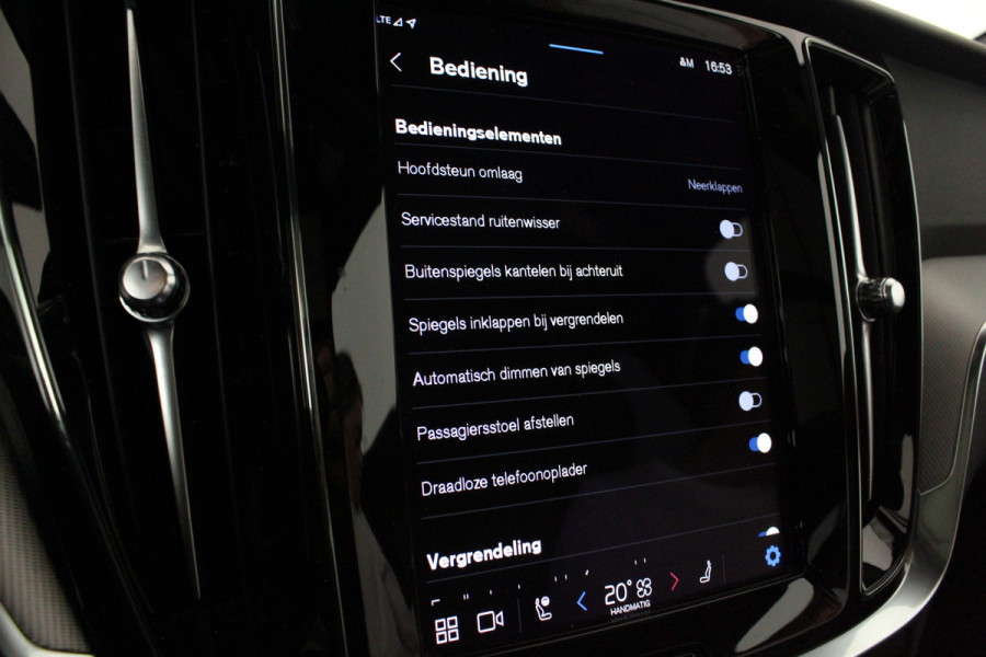 Volvo V60 2.0 B3 Plus Dark > Standkachel/Pano.schuif/Trekhaak/360 camera/Harman Kardon
