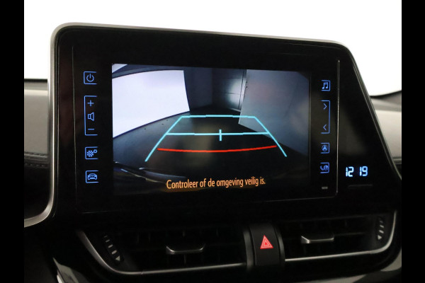Toyota C-HR 1.8 Hybrid Dynamic Navi. GARANTIE TOT 08-2028! . AFNEEMBARE TREKHAAK. ADAPTIEVE CRUISE CONTROL. PARKEERSENSOREN VOOR & ACHTER.