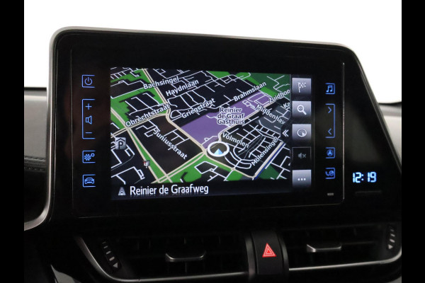 Toyota C-HR 1.8 Hybrid Dynamic Navi. GARANTIE TOT 08-2028! . AFNEEMBARE TREKHAAK. ADAPTIEVE CRUISE CONTROL. PARKEERSENSOREN VOOR & ACHTER.