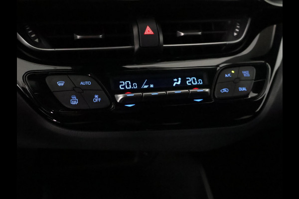 Toyota C-HR 1.8 Hybrid Dynamic Navi. GARANTIE TOT 08-2028! . AFNEEMBARE TREKHAAK. ADAPTIEVE CRUISE CONTROL. PARKEERSENSOREN VOOR & ACHTER.