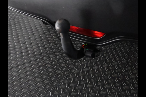 Toyota C-HR 1.8 Hybrid Dynamic Navi. GARANTIE TOT 08-2028! . AFNEEMBARE TREKHAAK. ADAPTIEVE CRUISE CONTROL. PARKEERSENSOREN VOOR & ACHTER.