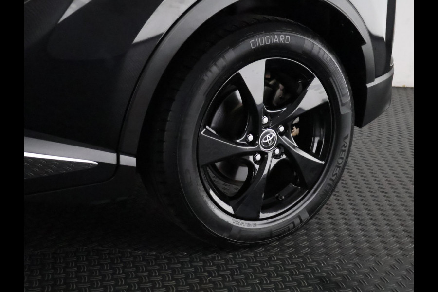 Toyota C-HR 1.8 Hybrid Dynamic Navi. GARANTIE TOT 08-2028! . AFNEEMBARE TREKHAAK. ADAPTIEVE CRUISE CONTROL. PARKEERSENSOREN VOOR & ACHTER.