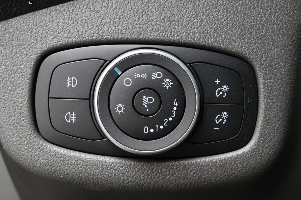 Ford Transit Connect 1.5 EcoBlue 120 PK L2 | Bi-Xenon | Navigatie | Camera | CarPlay | Cruise control | Climate control | Stoelverwarming | Imperiaal | Trekhaak | PDC | Nieuwe APK | NAP Logisch | NL Auto