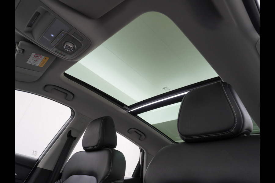 MG MG ZS GERSERVEERD EV Luxury 45kWh Leer+elektr. Pano-dak Adaptive-Cr. Camera Navi Airco Apple Carplay Android Auto Stoelverwarming Lmv 17" DAB+ MG Pilot Lane Assist Bluetooth Led 1e Eigenaar Origineel Nederlandse Auto