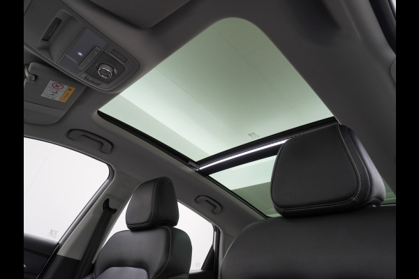 MG MG ZS GERSERVEERD EV Luxury 45kWh Leer+elektr. Pano-dak Adaptive-Cr. Camera Navi Airco Apple Carplay Android Auto Stoelverwarming Lmv 17" DAB+ MG Pilot Lane Assist Bluetooth Led 1e Eigenaar Origineel Nederlandse Auto