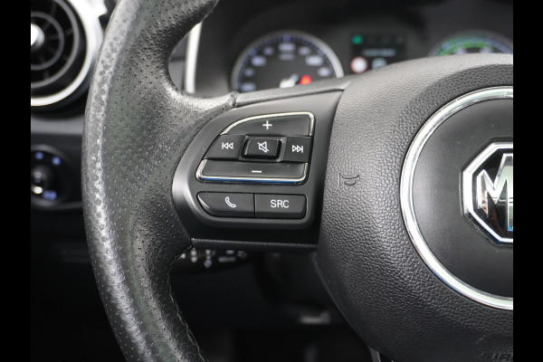 MG MG ZS GERSERVEERD EV Luxury 45kWh Leer+elektr. Pano-dak Adaptive-Cr. Camera Navi Airco Apple Carplay Android Auto Stoelverwarming Lmv 17" DAB+ MG Pilot Lane Assist Bluetooth Led 1e Eigenaar Origineel Nederlandse Auto