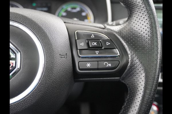 MG MG ZS GERSERVEERD EV Luxury 45kWh Leer+elektr. Pano-dak Adaptive-Cr. Camera Navi Airco Apple Carplay Android Auto Stoelverwarming Lmv 17" DAB+ MG Pilot Lane Assist Bluetooth Led 1e Eigenaar Origineel Nederlandse Auto