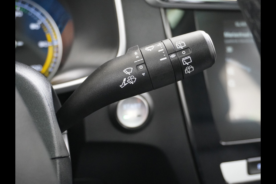 MG MG ZS GERSERVEERD EV Luxury 45kWh Leer+elektr. Pano-dak Adaptive-Cr. Camera Navi Airco Apple Carplay Android Auto Stoelverwarming Lmv 17" DAB+ MG Pilot Lane Assist Bluetooth Led 1e Eigenaar Origineel Nederlandse Auto