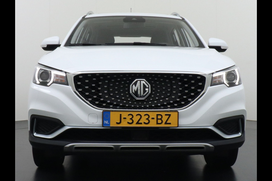 MG MG ZS GERSERVEERD EV Luxury 45kWh Leer+elektr. Pano-dak Adaptive-Cr. Camera Navi Airco Apple Carplay Android Auto Stoelverwarming Lmv 17" DAB+ MG Pilot Lane Assist Bluetooth Led 1e Eigenaar Origineel Nederlandse Auto